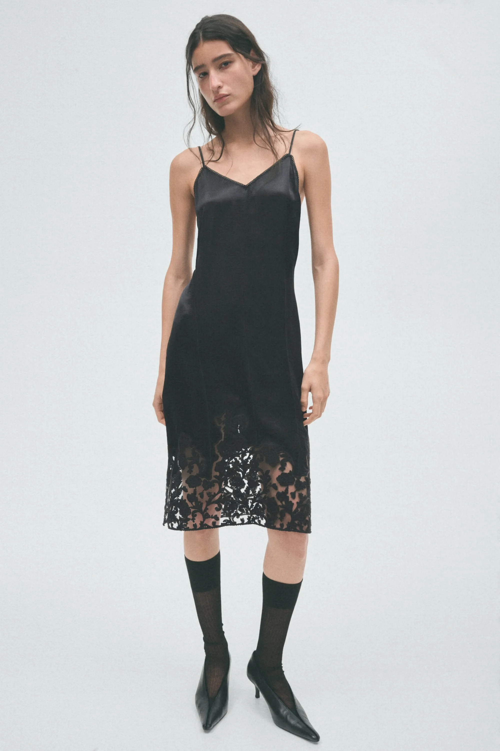 Robe brodée en satin - Noir