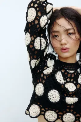 Top façon crochet en maille ajourée - Noir/motif — photo 1