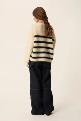 Pull Aleo Creme/Marine - 25 ans — photo 5