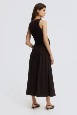 MAMA Robe en jersey smocké - Marron foncé — photo 3