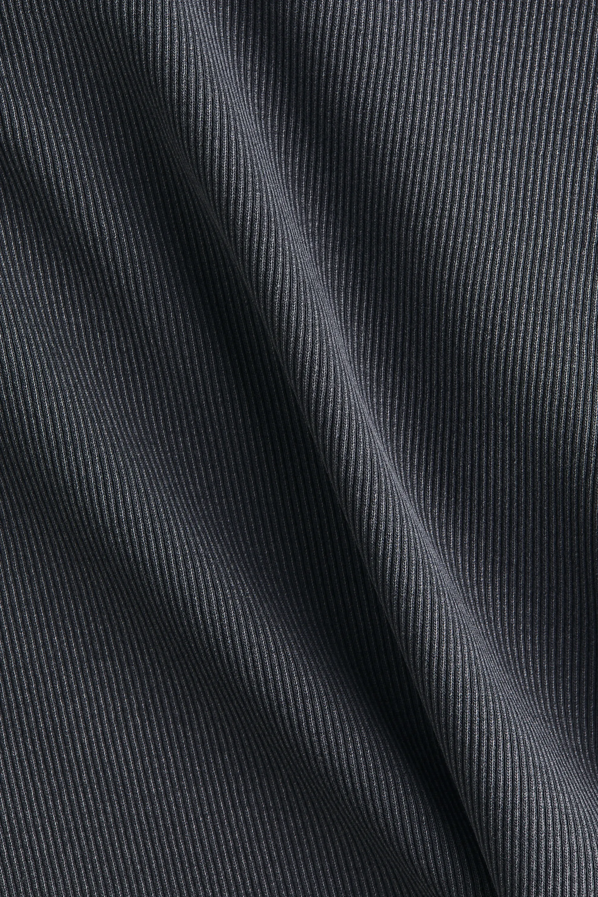 Top en maille côtelée avec encolure bateau - Gris foncé