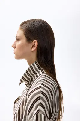 Robe chemise avec détail à nouer - Crème/rayé — photo 3