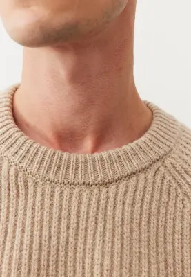 Le pull côtelé - Beige — photo 2