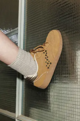 Baskets cloutées Femme — photo 2