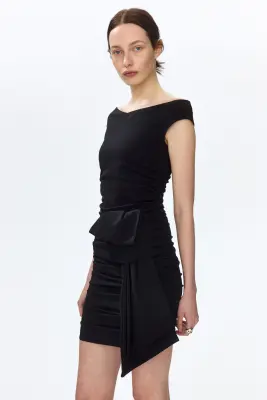 Robe épaules nues à effet drapé - Noir — photo 5