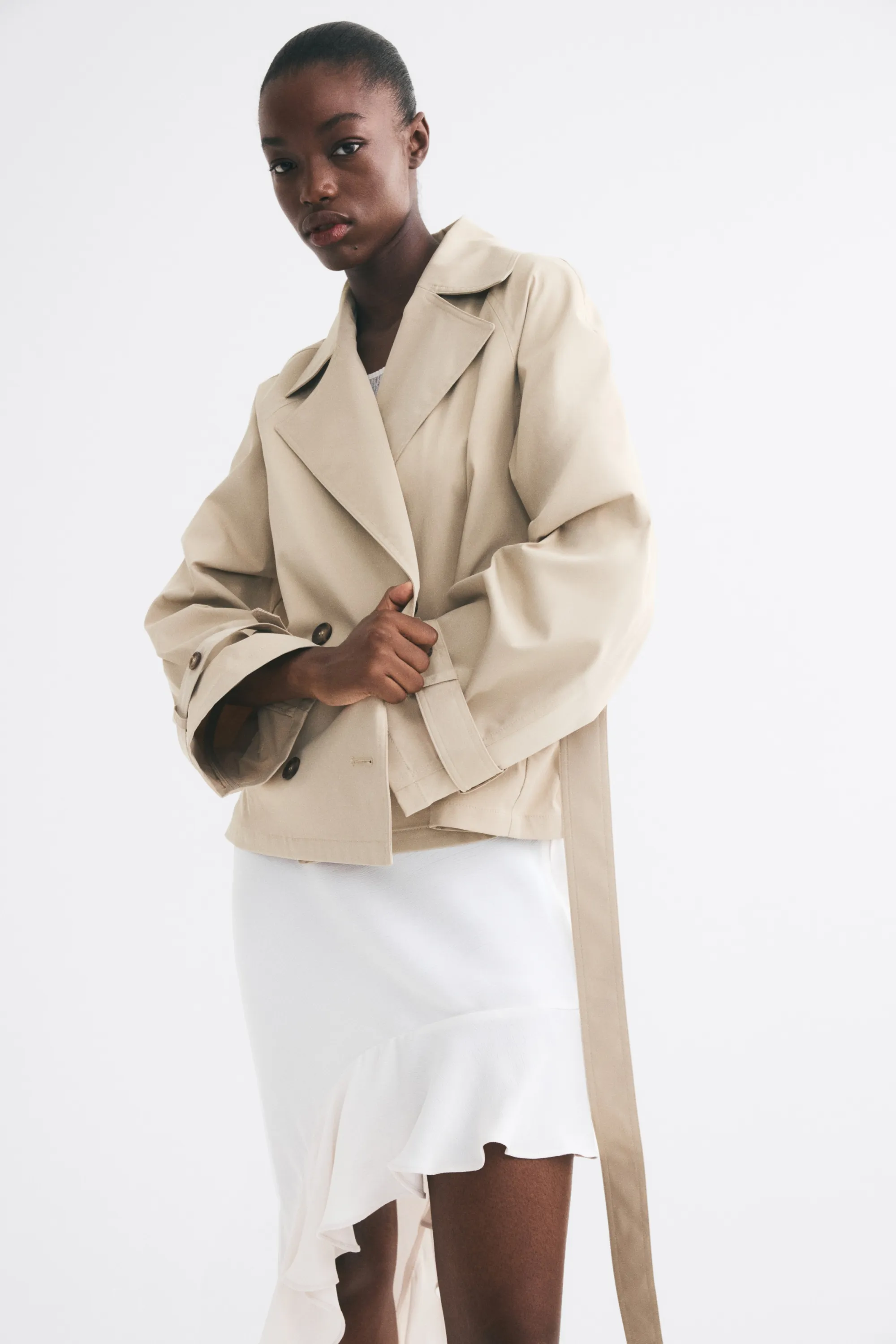 Trench-coat court avec ceinture à nouer - Beige