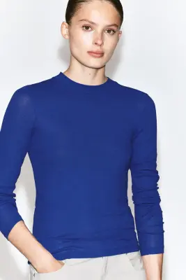T-SHIRT À MANCHES LONGUES EN JERSEY CRÊPE - BLEU COBALT — photo 4