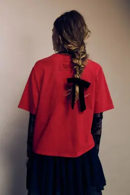 T-shirt avec détails brodés - Rouge/Kiss Me — photo 3