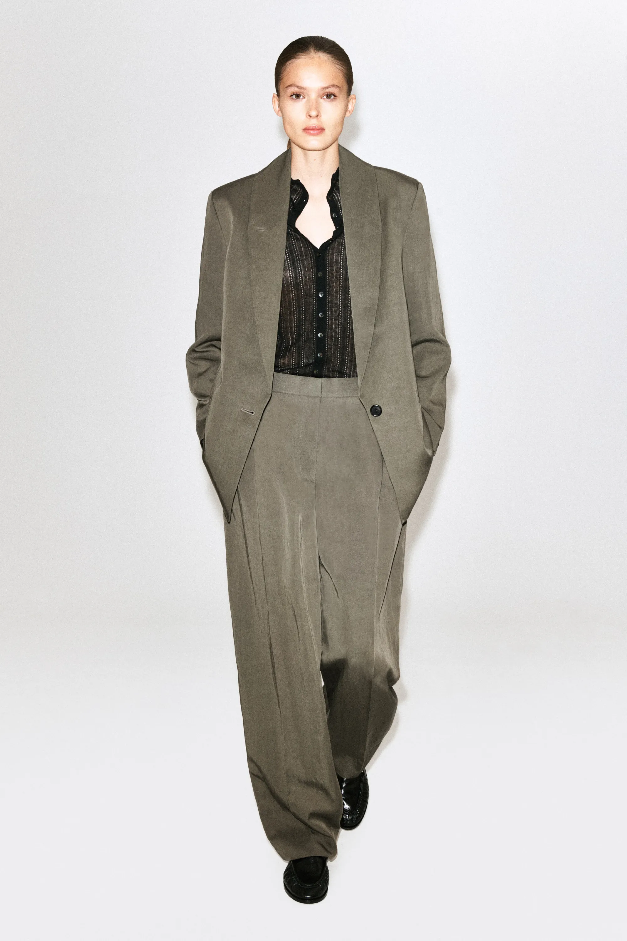 FLUID PLEATED STRAIGHT-LEG TROUSERS - BEIGE FONCÉ
