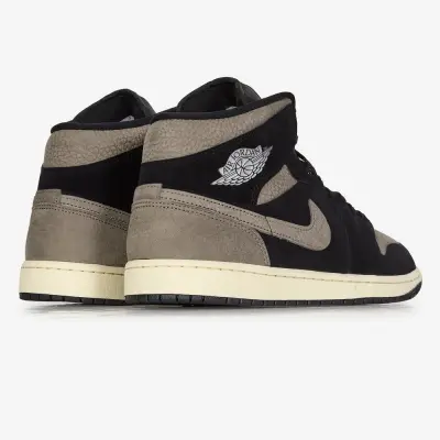 AIR JORDAN 1 MID — photo 4