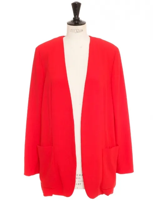 Veste en crêpe rouge rubis Prix boutique 725€ Taille 38