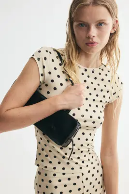 T-shirt ajusté - Beige clair/pois — photo 1