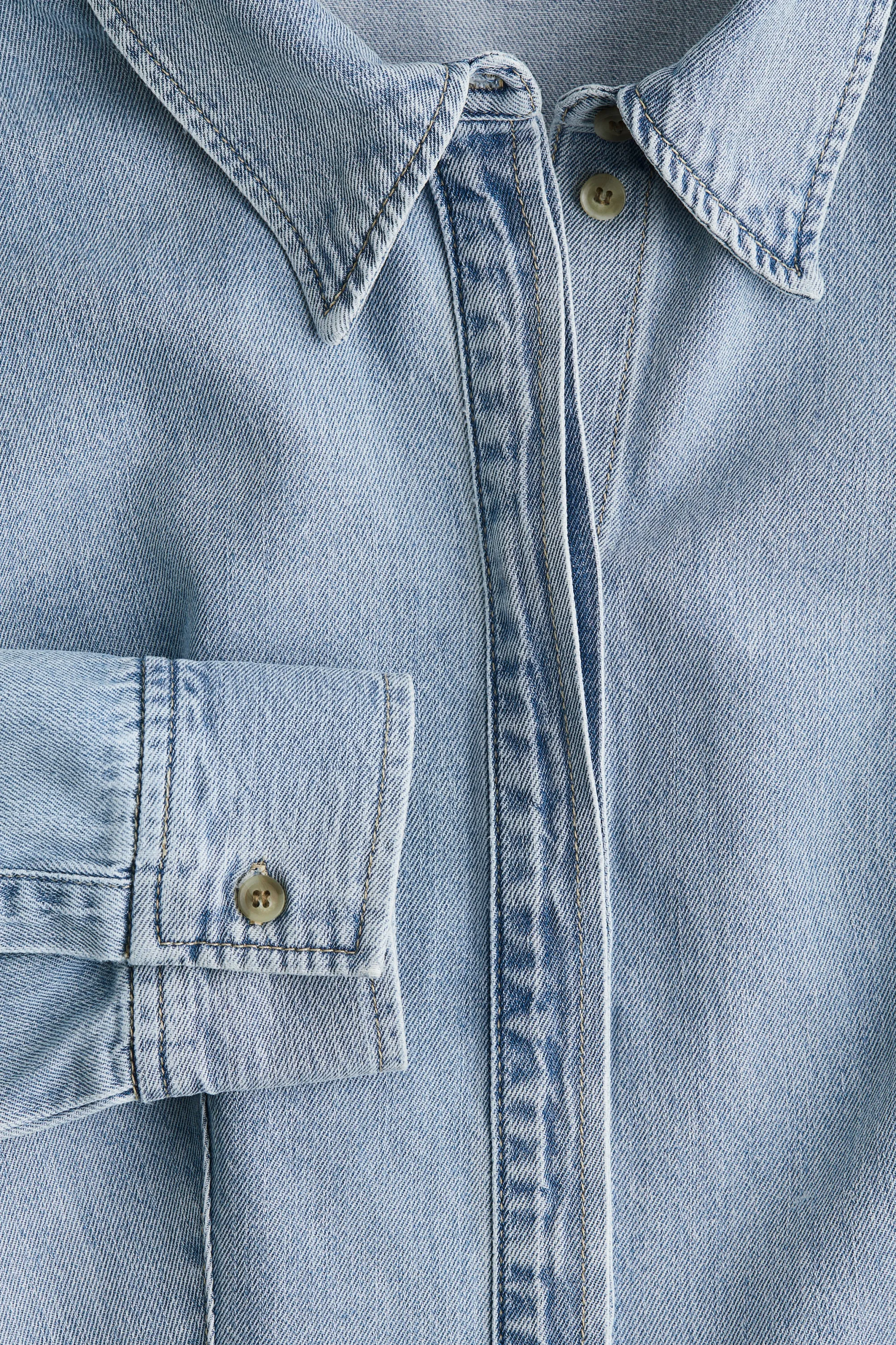 Chemise en denim avec taille cintrée - Bleu denim clair