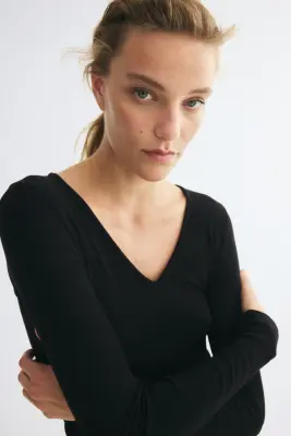 Top à encolure en V en viscose mélangée - Noir — photo 1