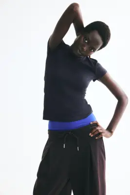 T-shirt ajusté en microfibre - Bleu marine — photo 3