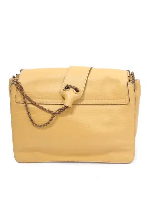 Sac SALLY moyen modèle en cuir grainé jaune miel et chaîne dorée Prix boutique 1710€ — photo 5