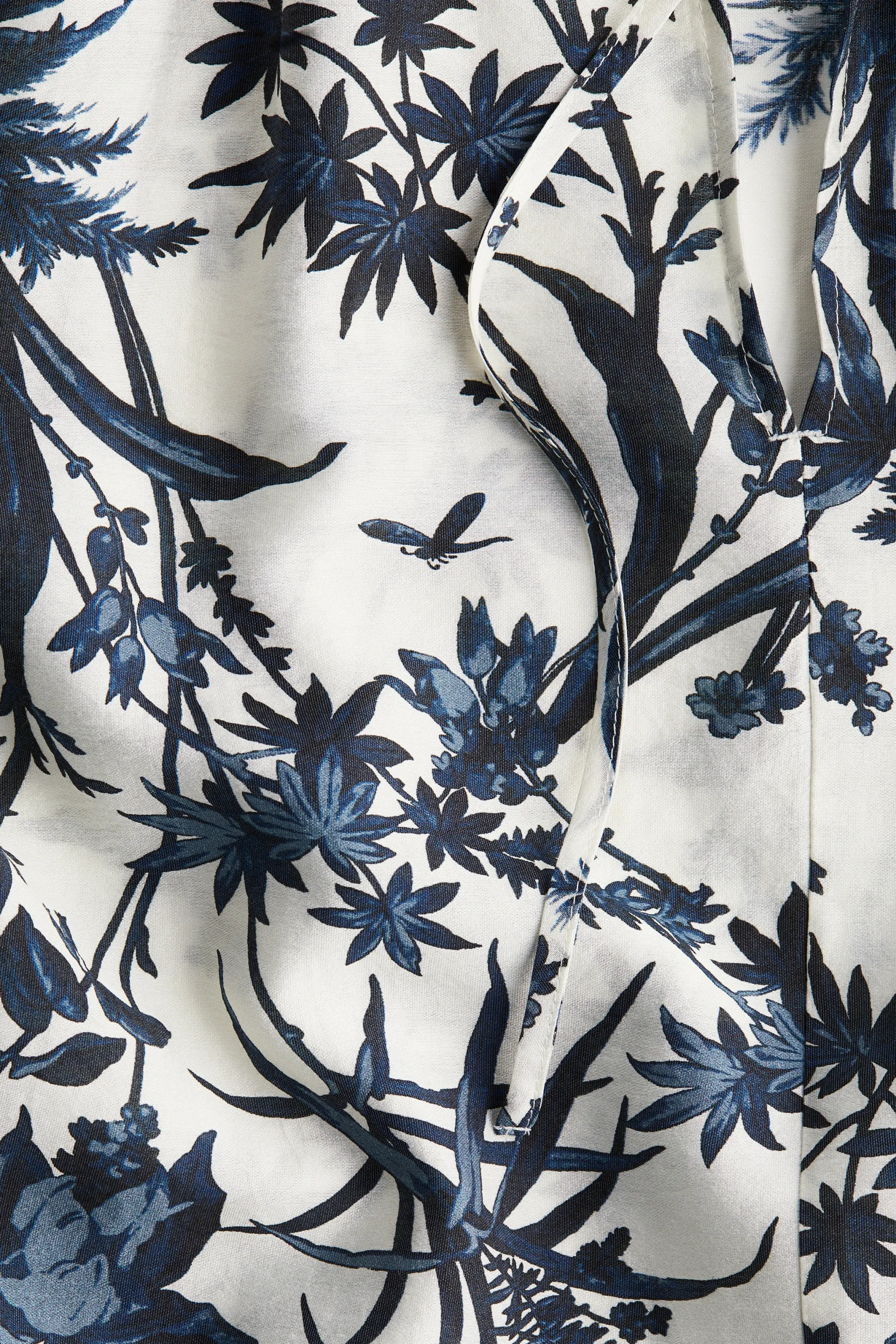 Robe à col volanté - Blanc/motif bleu marine