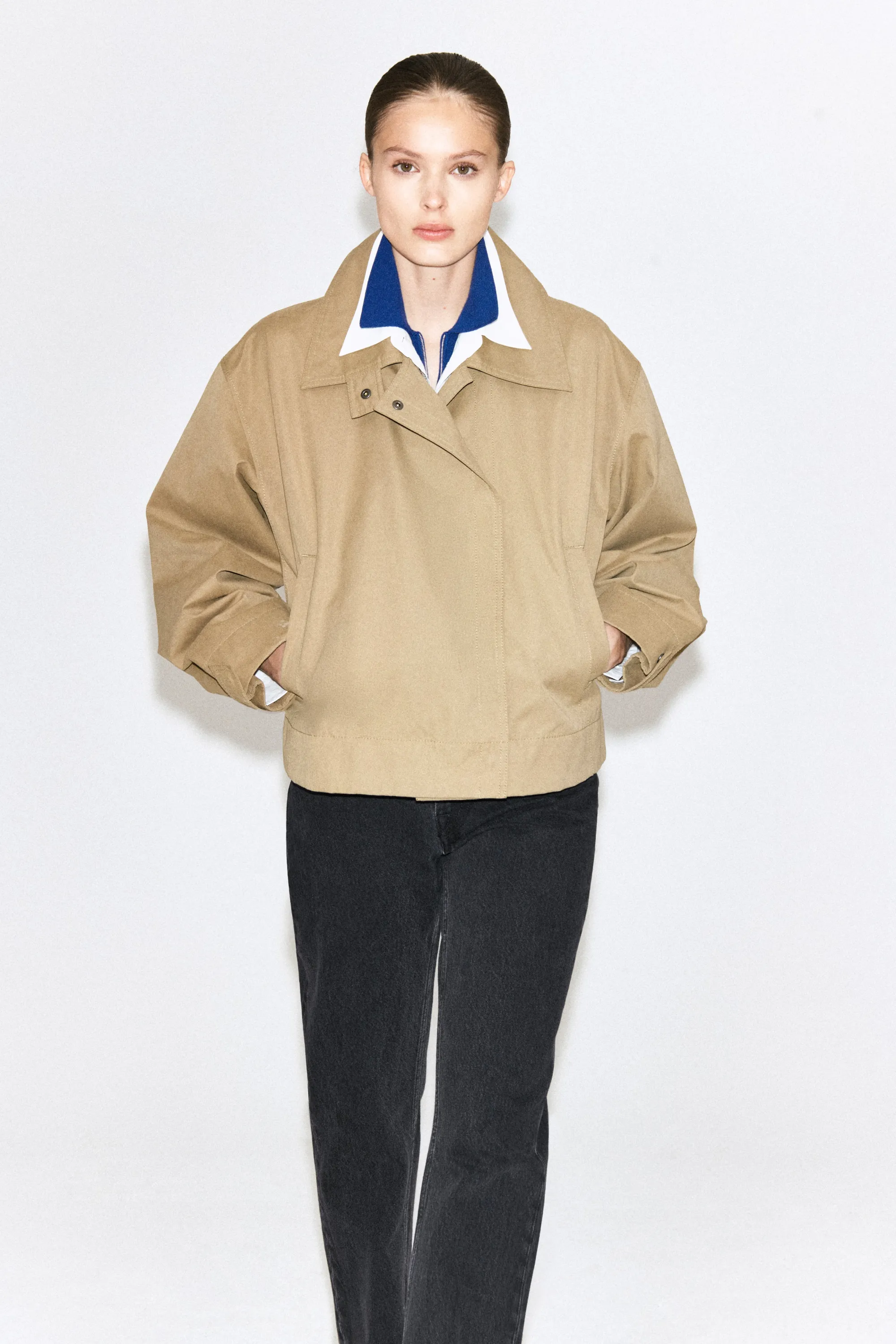 VESTE COURTE FAÇON TRENCH-COAT - SABLE