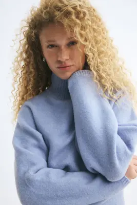 Robe en maille avec col cheminée - Bleu clair — photo 1