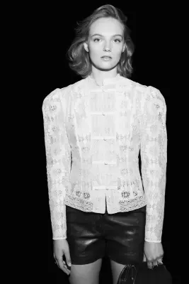 Blouse en dentelle avec boutons noués - Beige clair — photo 3