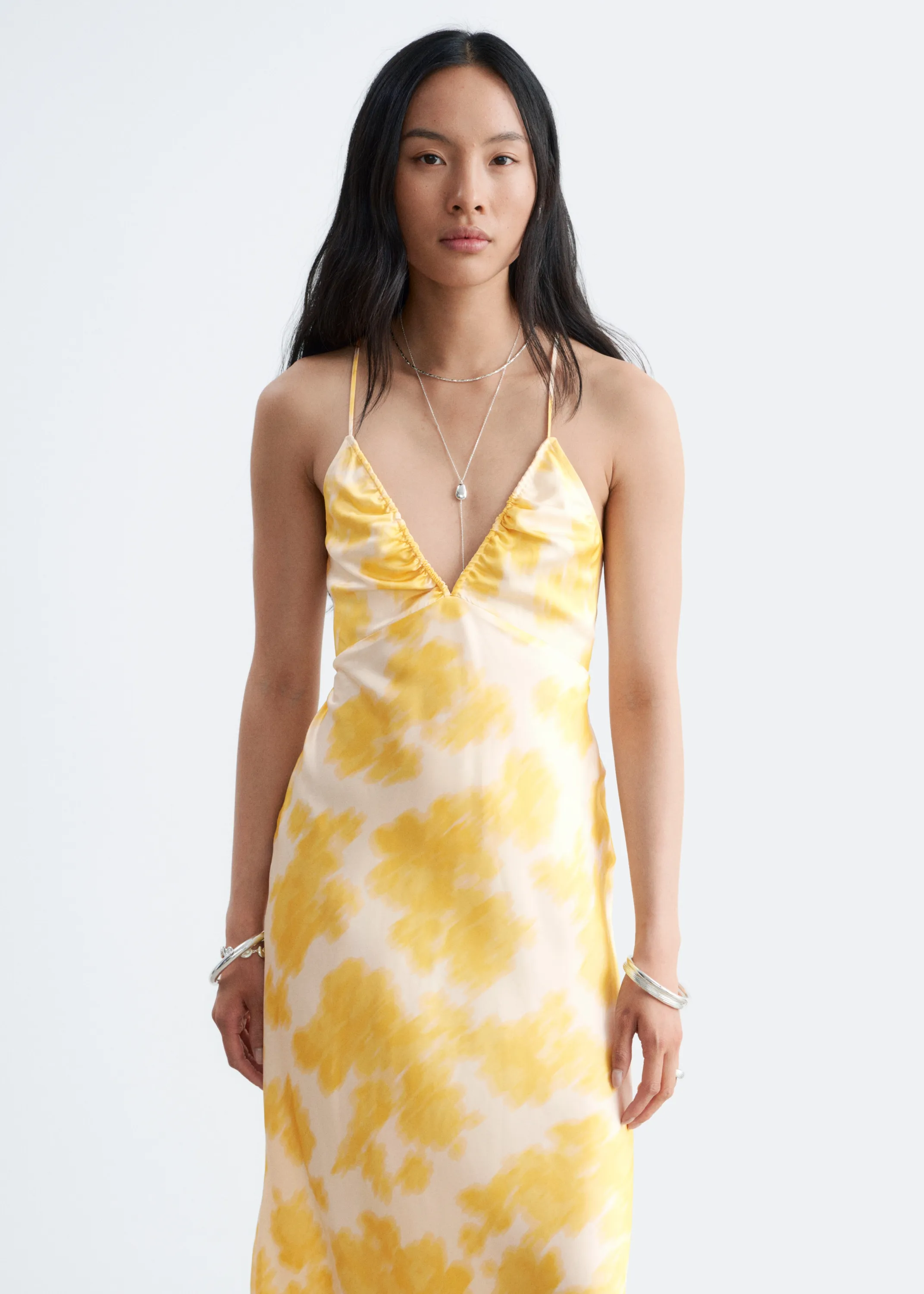 Robe combinaison midi en satin - Jaune