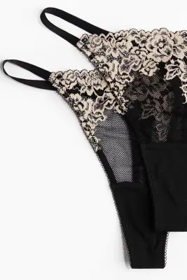 Lot de 2 strings Tanga en dentelle - Noir/crème — photo 3
