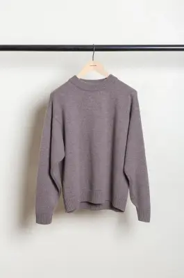 Arpenteur – SOURCE ROUND COLLAR SWEATER – GREIGE