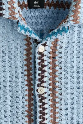 Chemise Regular Fit en maille texturée - Bleu clair/rayé — photo 4