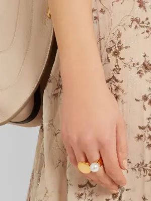 Bague DARCEY en laiton doré et perle ivoire Prix boutique 550€ Taille 52 — photo 3