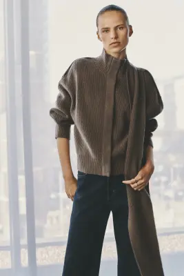 Gilet avec écharpe - Taupe foncé — photo 2