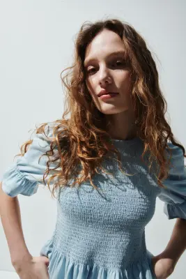 Blouse smockée en denim - Bleu clair — photo 2