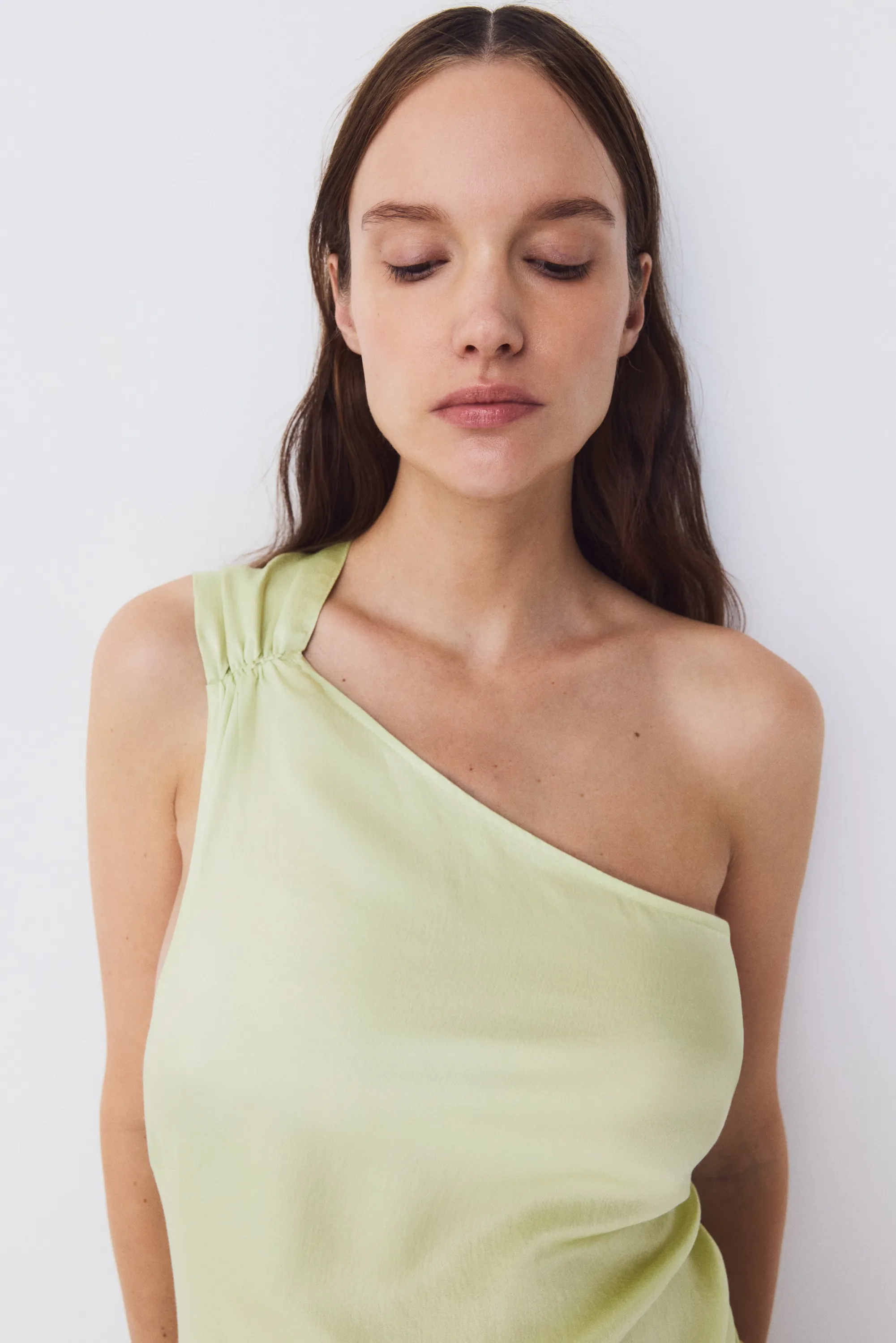 MAMA Robe asymétrique en viscose - Jaune clair