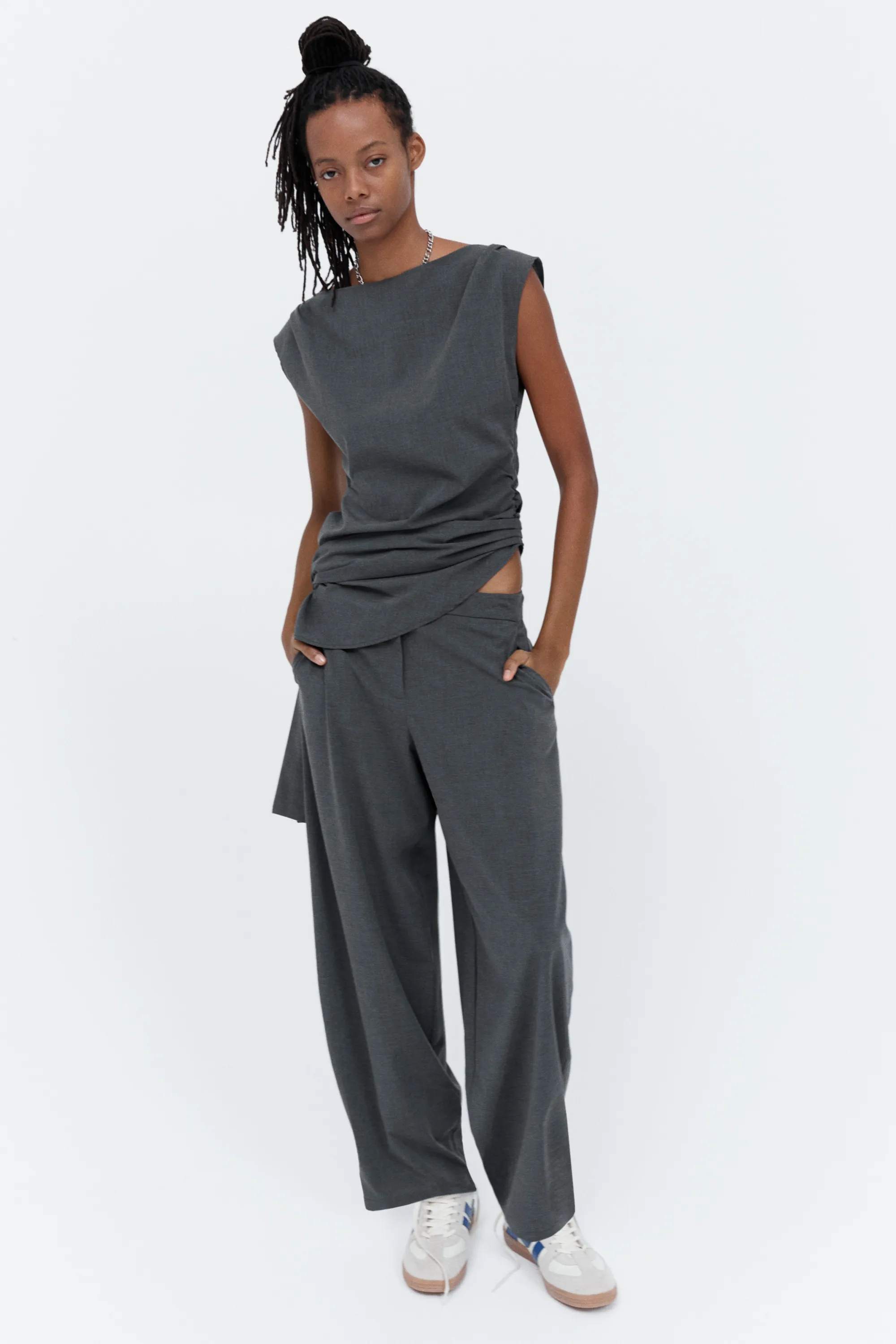 Top à encolure bateau avec détail à nouer - Gris foncé