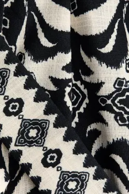 Combi-short avec ceinture à nouer - Noir/motif — photo 2