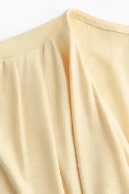 Top asymétrique à effet drapé - Jaune clair — photo 4