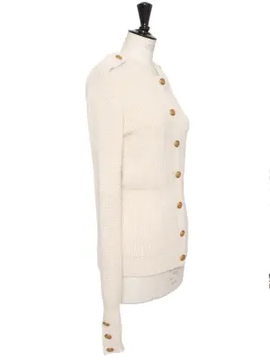 Gilet cardigan col rond en laine épaisse d'alpaga blanc crème et boutons dorés Prix boutique 1600€ Taille S — photo 3