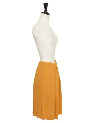 Jupe droite drapée en crêpe jaune moutarde Prix boutique 1200€ Taille XS/S — photo 2