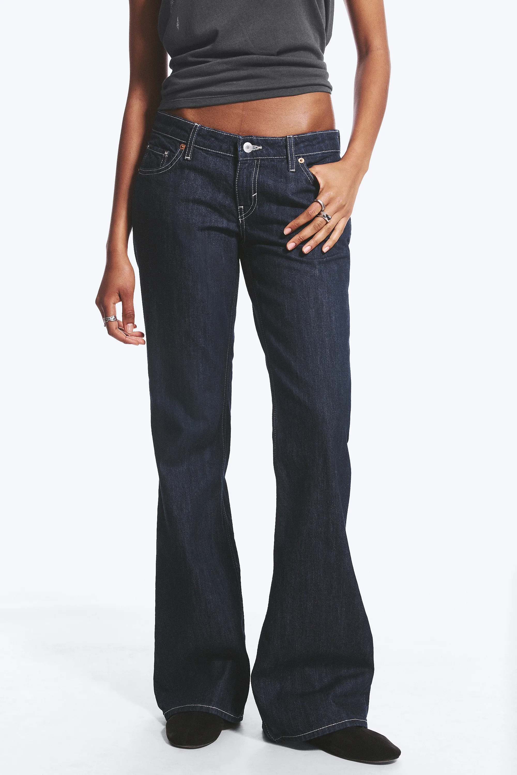 Jean bootcut ajusté taille basse Nova - Blue Rinse – Bleu foncé