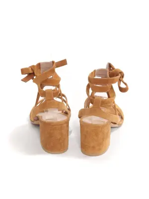 Sandales lacées à petit talon bride cheville en suède camel Px boutique 620€ Taille 36.5 — photo 5