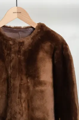 CAWLEY – LEATHER BACK STRAIGHT HAIR SHEEPSKIN MILA COAT – WALNUT — photo 5