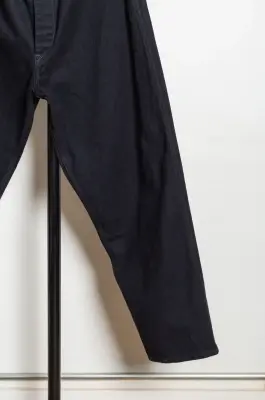 Comoli – Black Denim Belted Pants E03-03002 – BLACK — photo 5