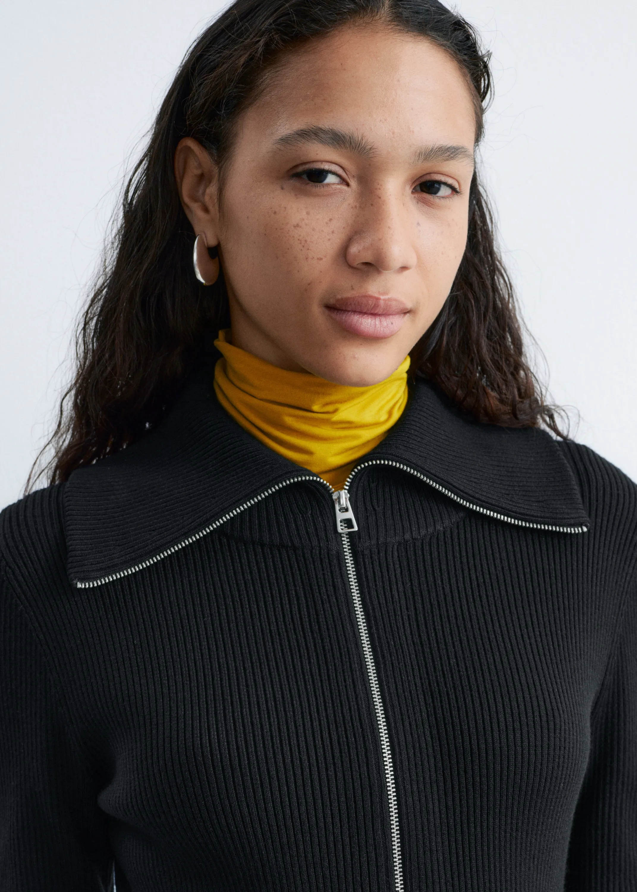 Robe midi côtelée avec fermeture éclair à l’avant - Noir