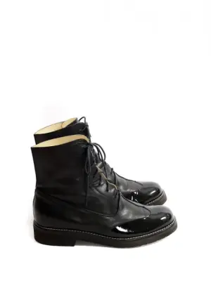 Bottines à lacets en cuir verni noir bout rond Prix boutique 2000€ taille 38 — photo 1