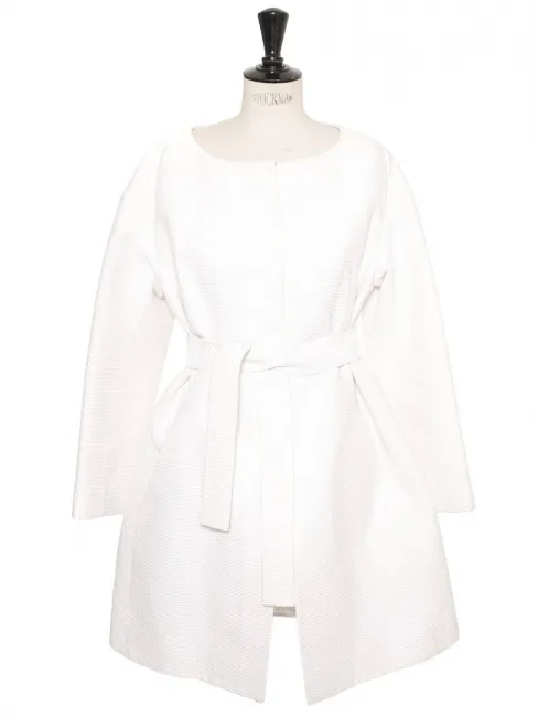 Manteau veste ceinturé en coton blanc Prix boutique 2000€ Taille 36