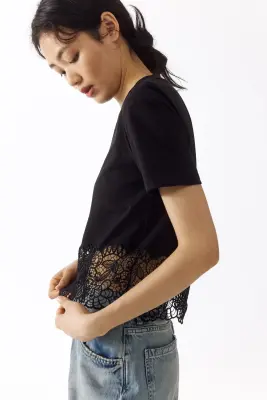 T-shirt avec dentelle - Noir — photo 3