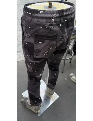 Bas Cargo camouflage noir gris — photo 5