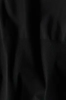 Body string Seamless Light Shape - Noir — photo 4