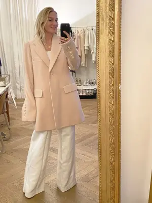 Manteau évasé en laine rose clair Prix boutique 3000€ Taille 40 — photo 2