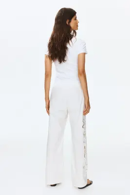 MAMA Pantalon avec broderie anglaise - Ivoire — photo 3