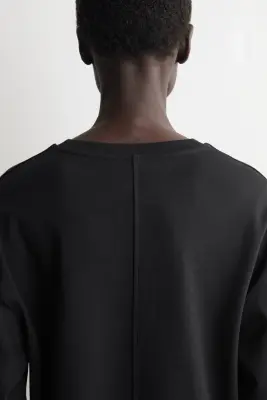 T-SHIRT OVERSIZE SILHOUETTE CARRÉE EN COTON - NOIR — photo 3
